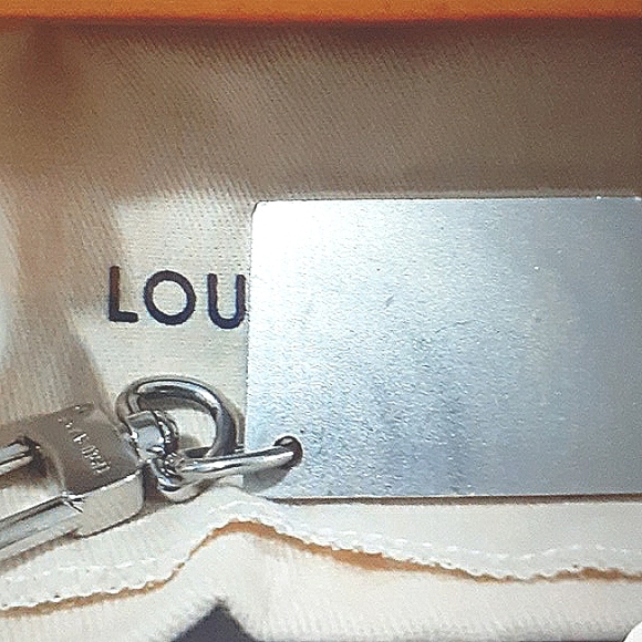 LOUIS VUITTON TRAVELING REQUISITIES CHARM KEYCHAIN RARE - Picture 3 of 4